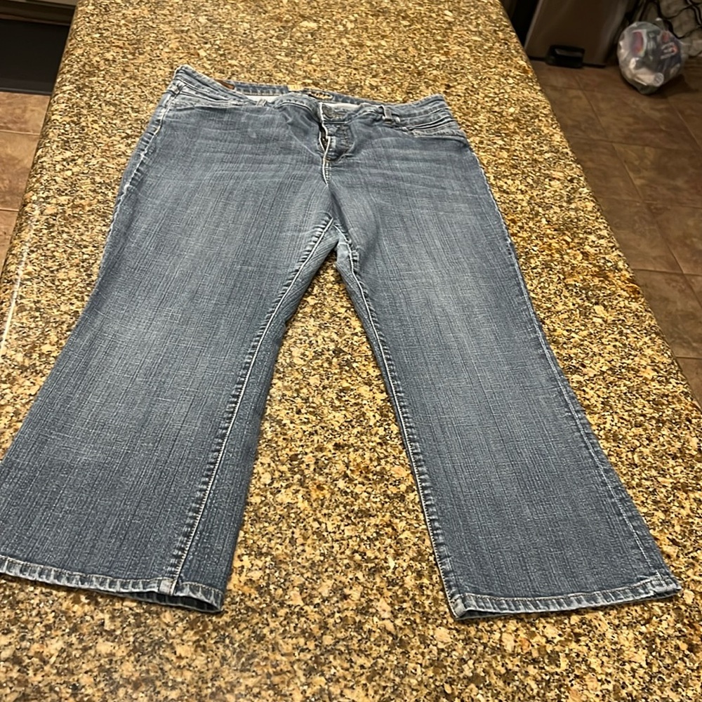Jeans plus size 23 Kut brand. Cute and comfortable!